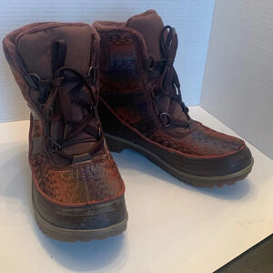 Sorel  winter boots woman’s size 8 multi “rustic” colour short boot